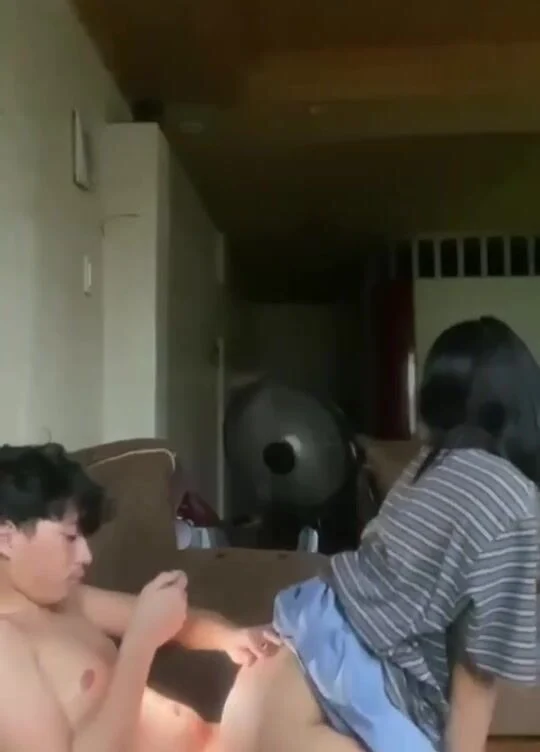 anh-ho-hiem-co-co-hoi-du-em-gai-2k4-nen-khi-duoc-du-quay-clip-lai-danh-thu-dam-khi-va