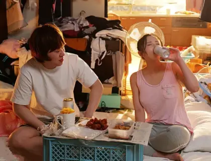o-chung-voi-nguoi-di-rat-doi-truy