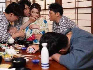 JUL-793 Đưa vợ đi suối nước nóng, chồng không biết vợ bị người khác địt sấp mặt Ryo Ayumi